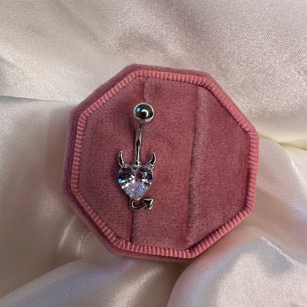 Devil heart Bauchnabelpiercing