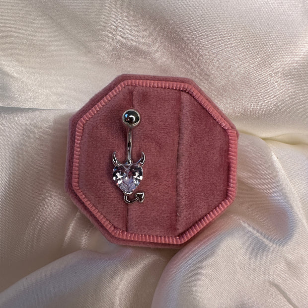 Devil heart Bauchnabelpiercing
