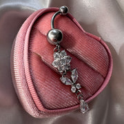 Alaia Bauchnabelpiercing