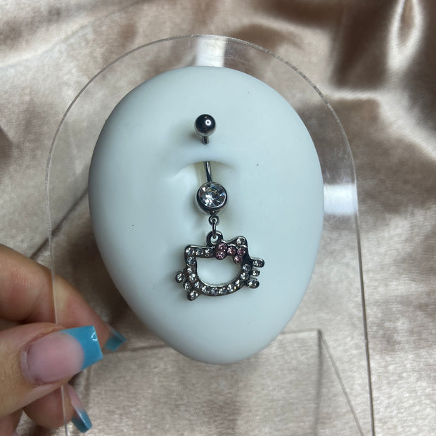Hello Kitty Bauchnabelpiercing